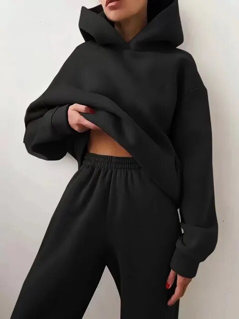 Hoodie and jogging pants set for women