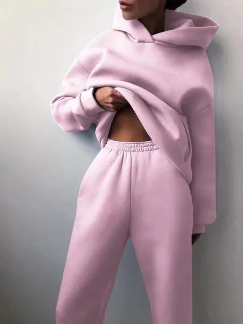 Hoodie and jogging pants set for women