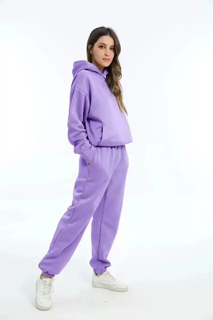 Hoodie and jogging pants set for women