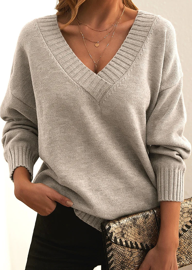 Long-sleeve v-neck sweater with ribbed hem – women