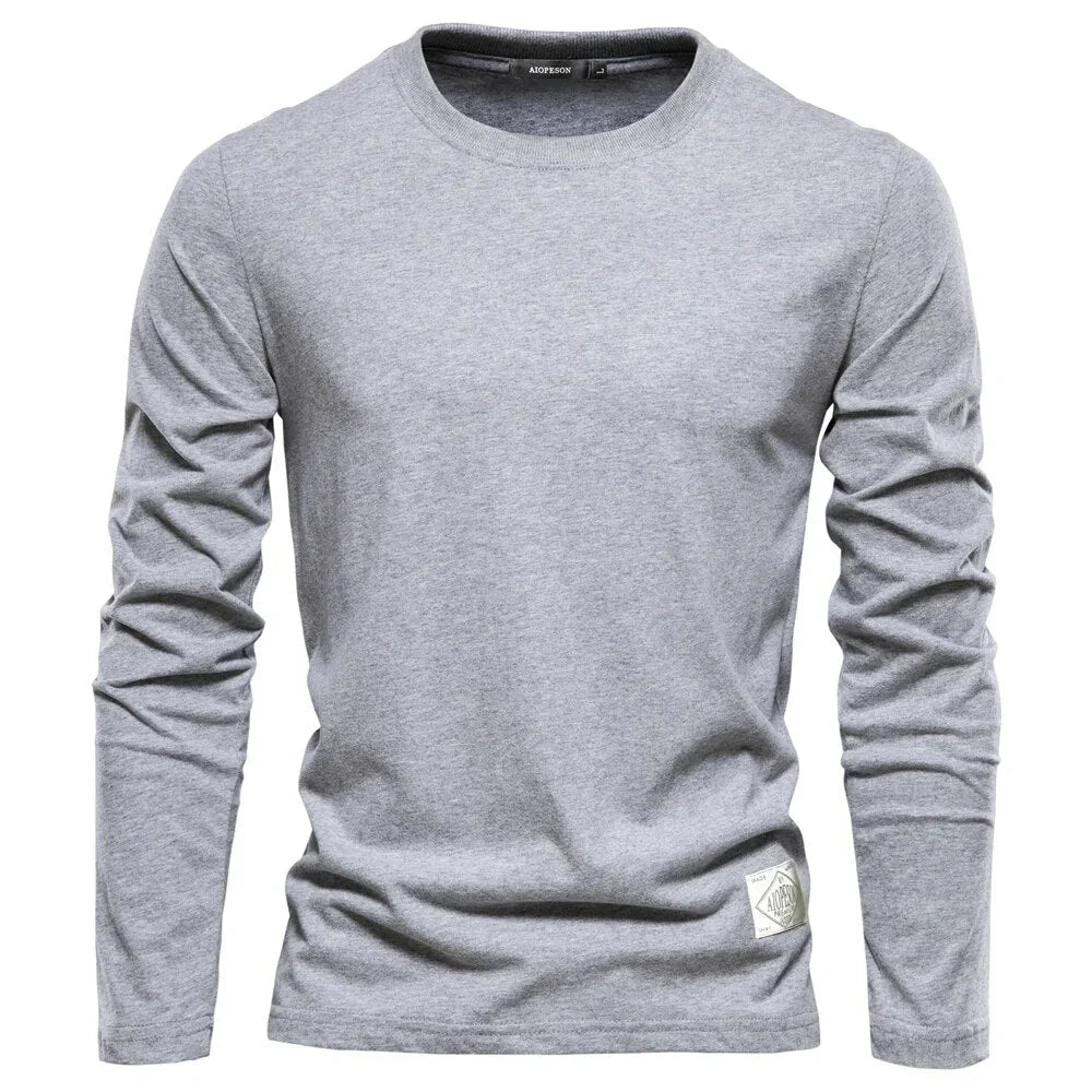 Casual men's long-sleeved shirt with round neck
