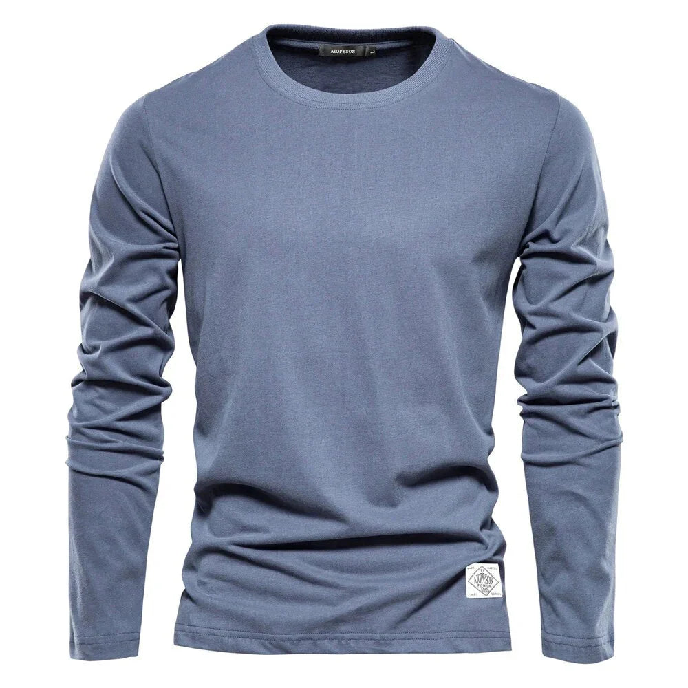Casual men's long-sleeved shirt with round neck