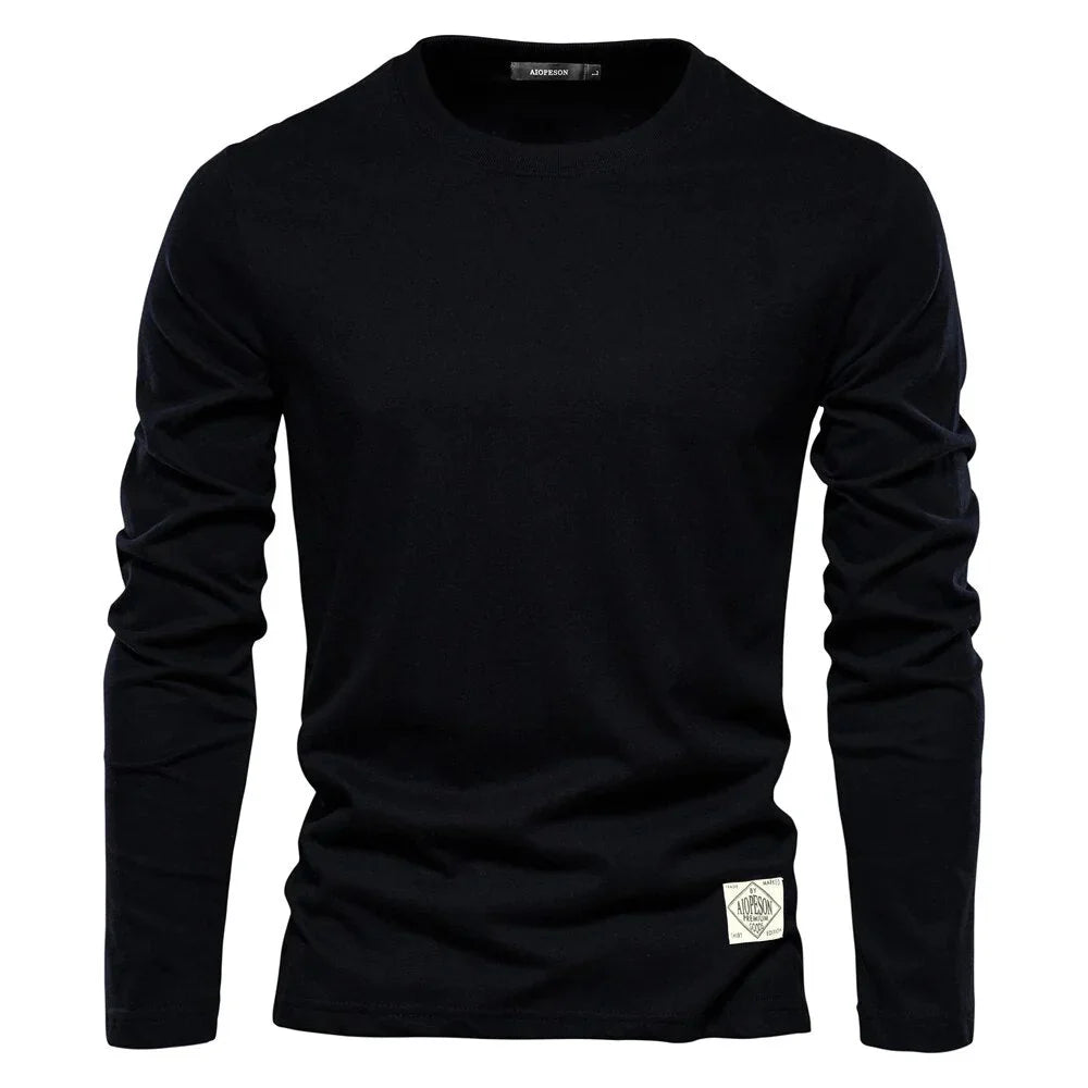 Casual men's long-sleeved shirt with round neck