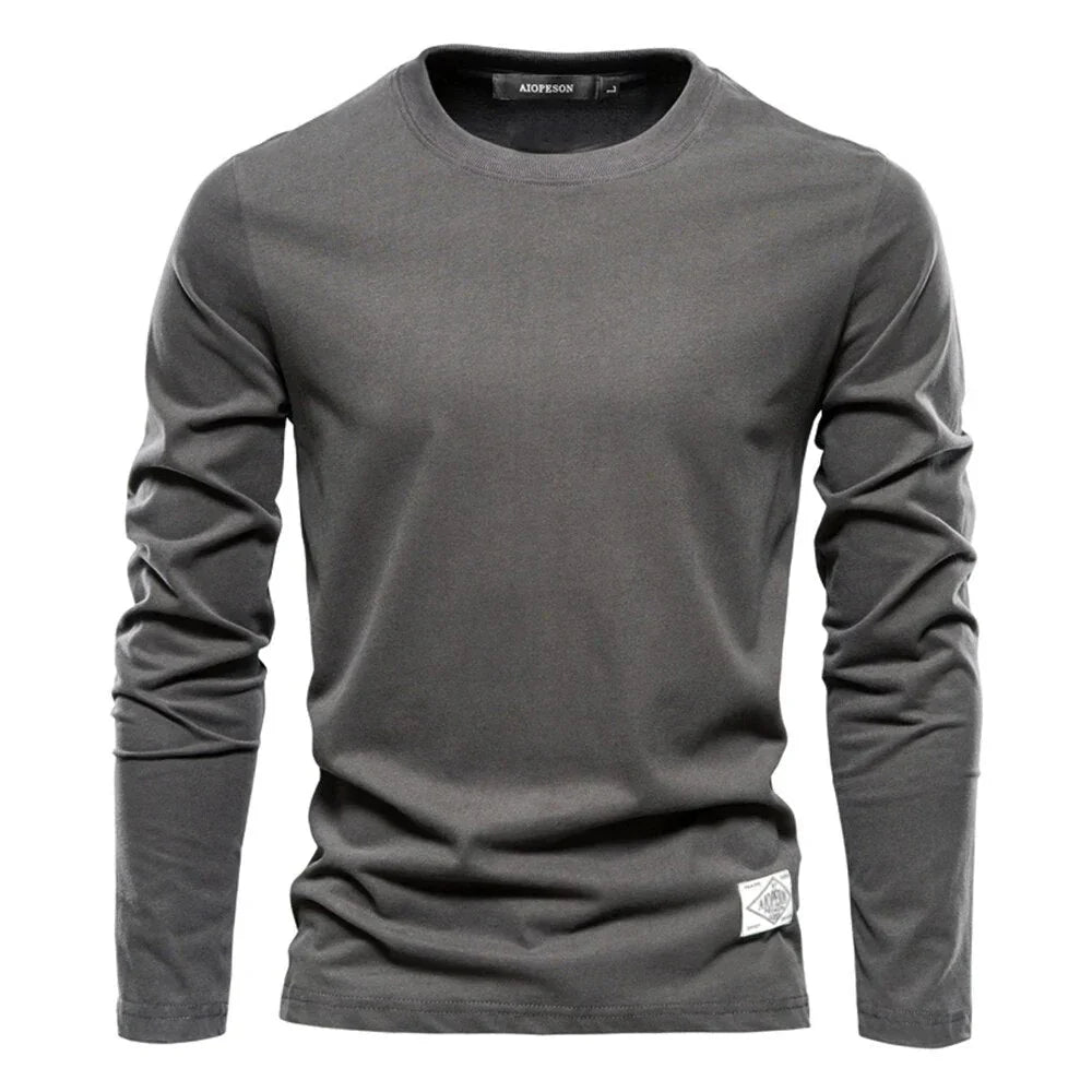 Casual men's long-sleeved shirt with round neck