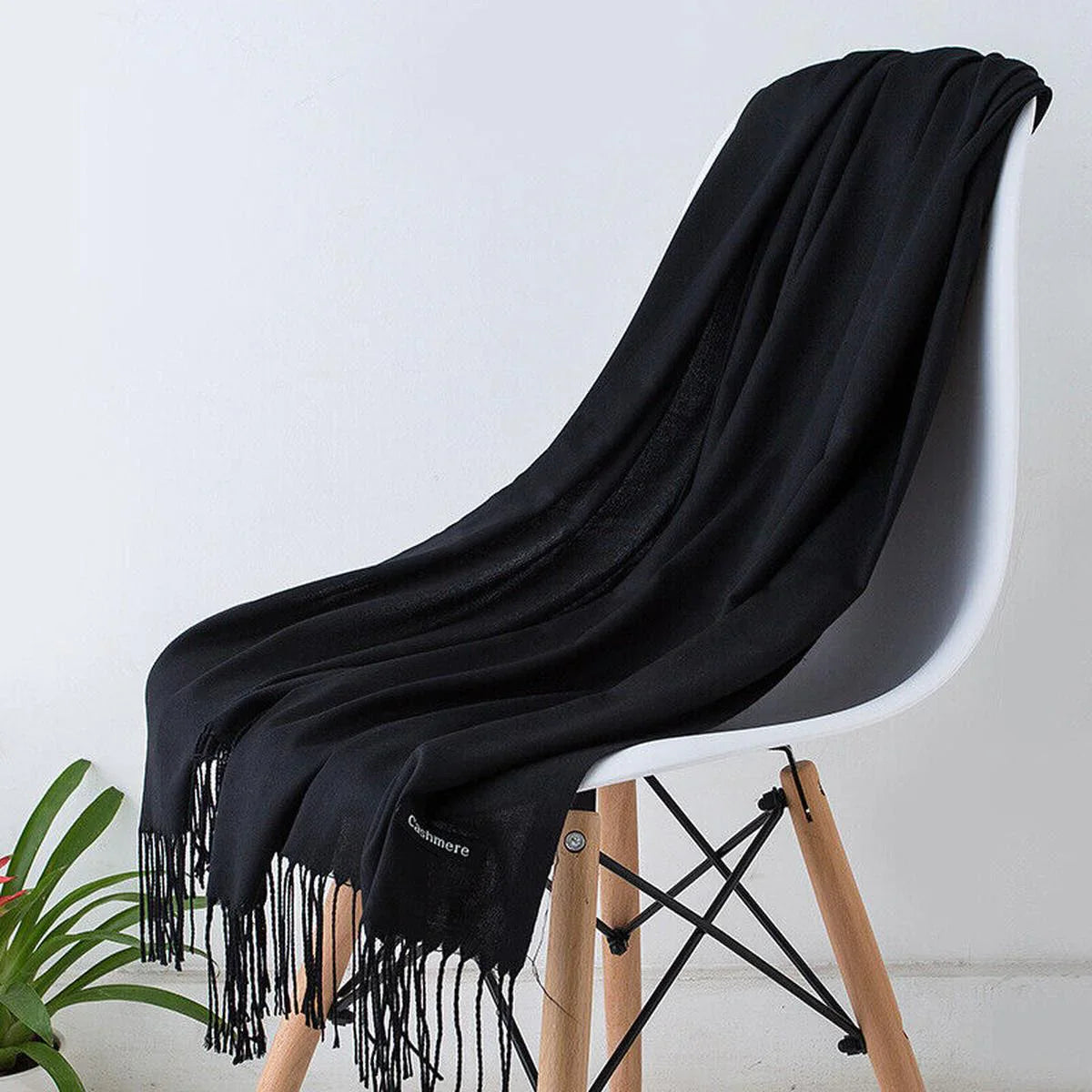 Long cashmere scarf with fringe, soft and elegant