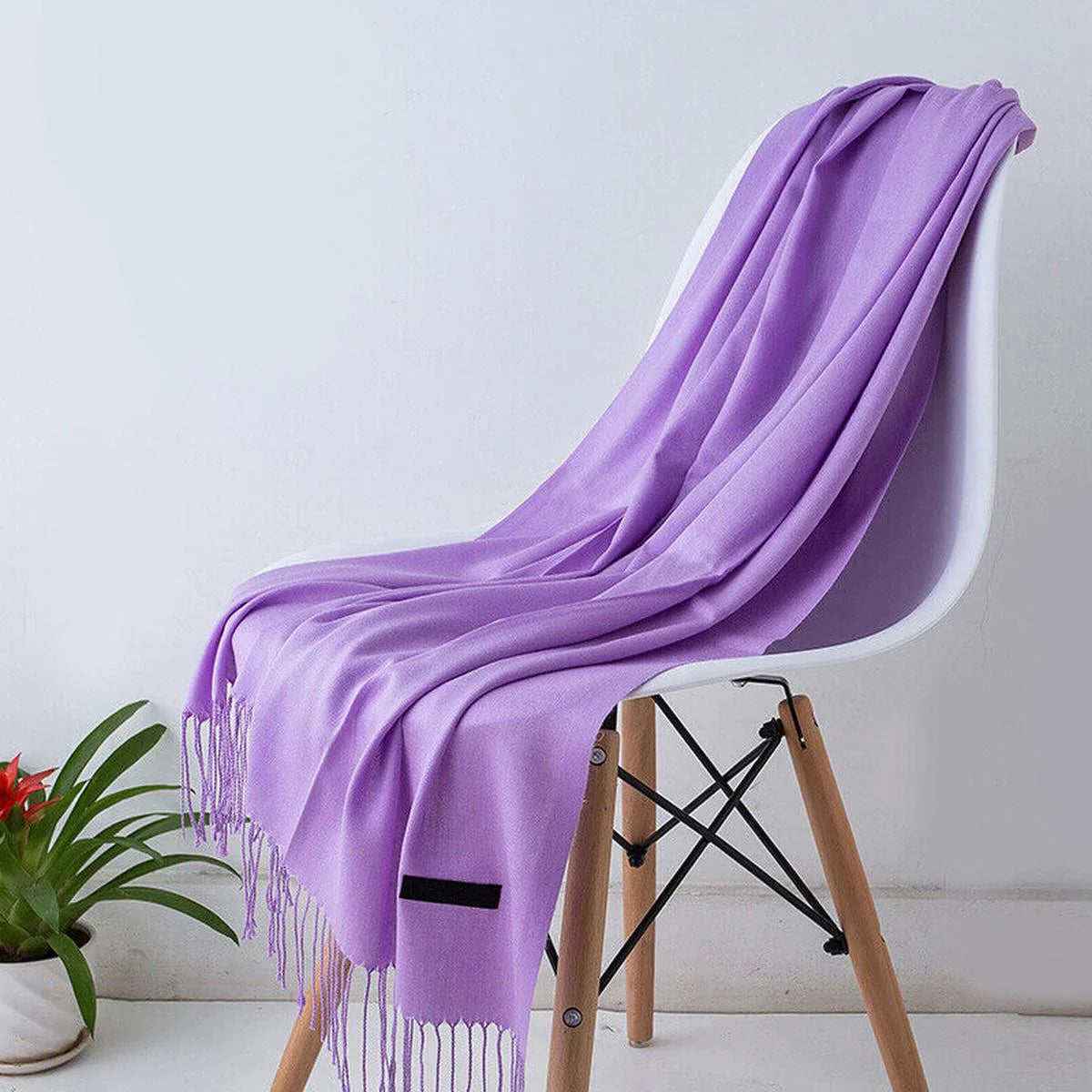 Long cashmere scarf with fringe, soft and elegant