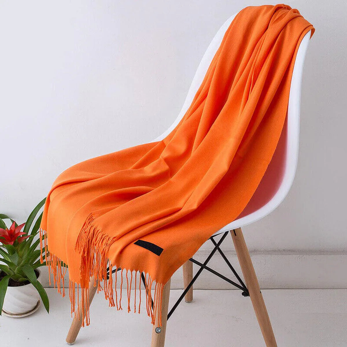 Long cashmere scarf with fringe, soft and elegant