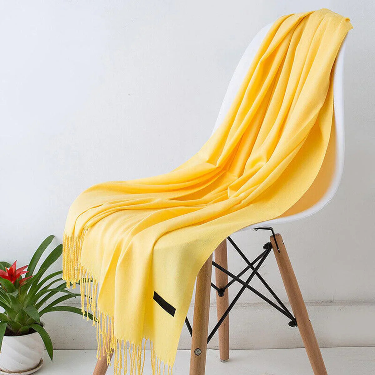 Long cashmere scarf with fringe, soft and elegant