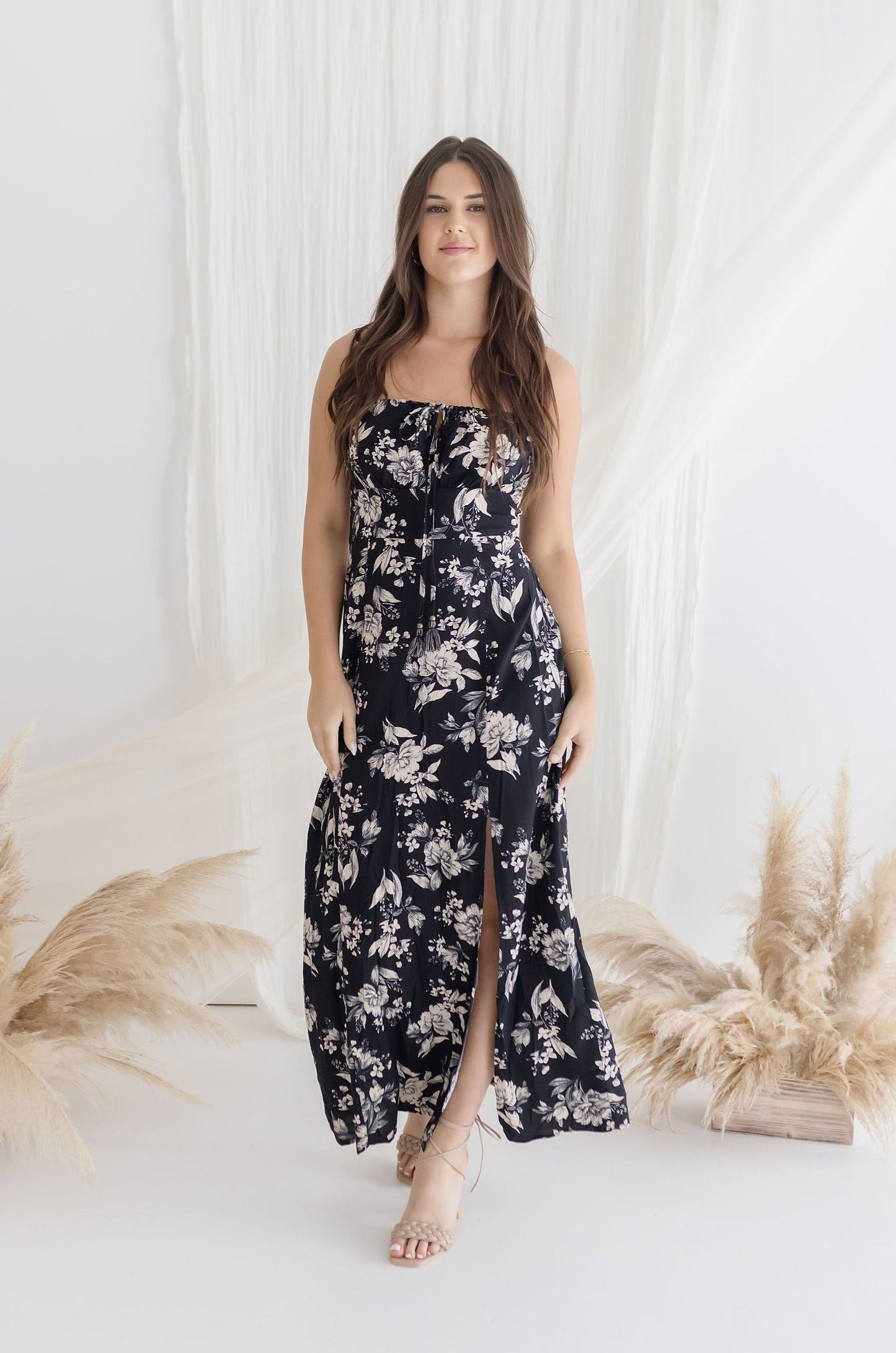 Lydia Sleeveless Floral Print Maxi Dress Black