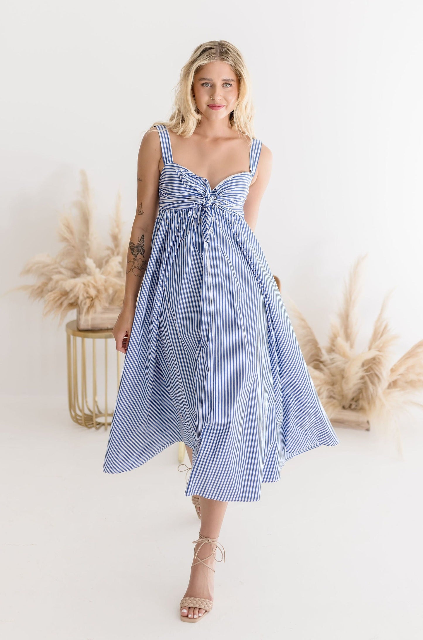 Madison Sleeveless Stripe Print Midi Dress Blue