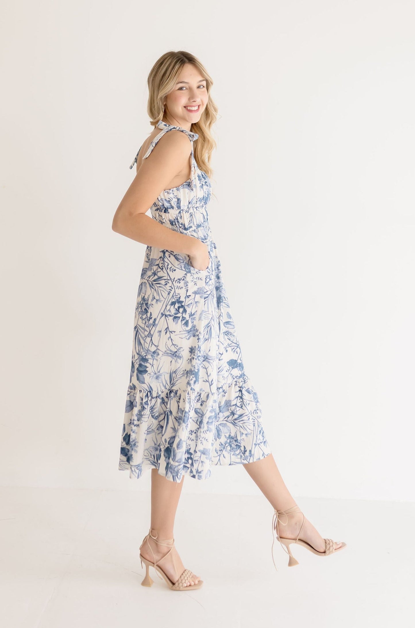 Leigh Sleeveless Shoulder Tie Floral Print Midi Dress Blue