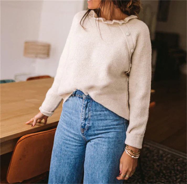 Amelia – wool knit sweater with ruffled collar and relaxed fit