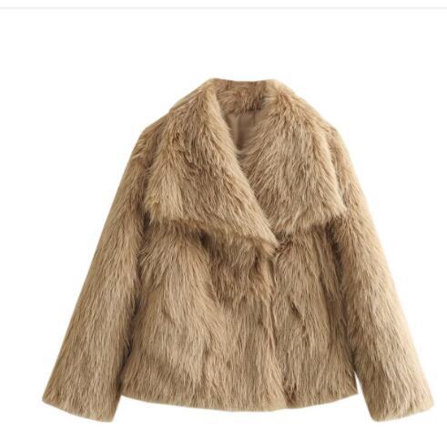 Luxurious faux-fur jacket – women