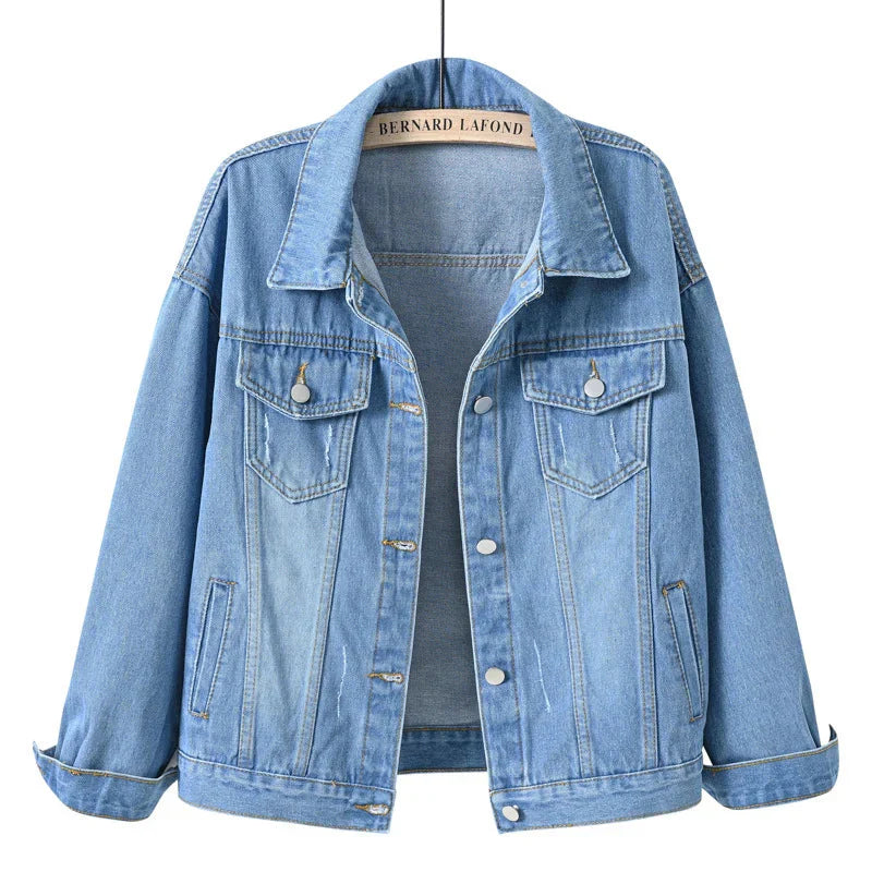 Short buttoned jacket with chest pocket – women