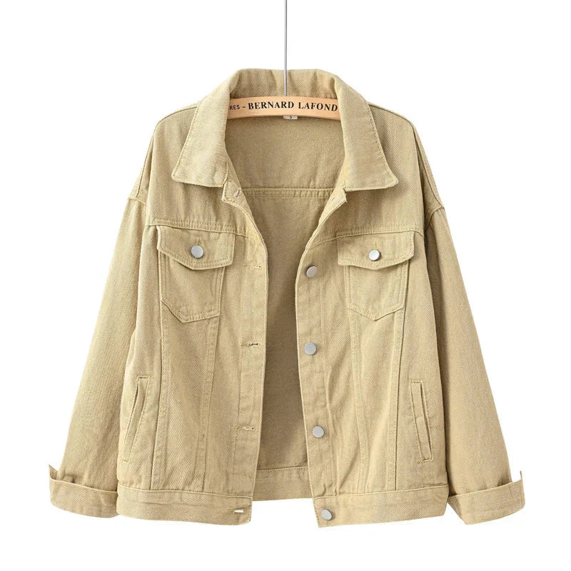 Short buttoned jacket with chest pocket – women