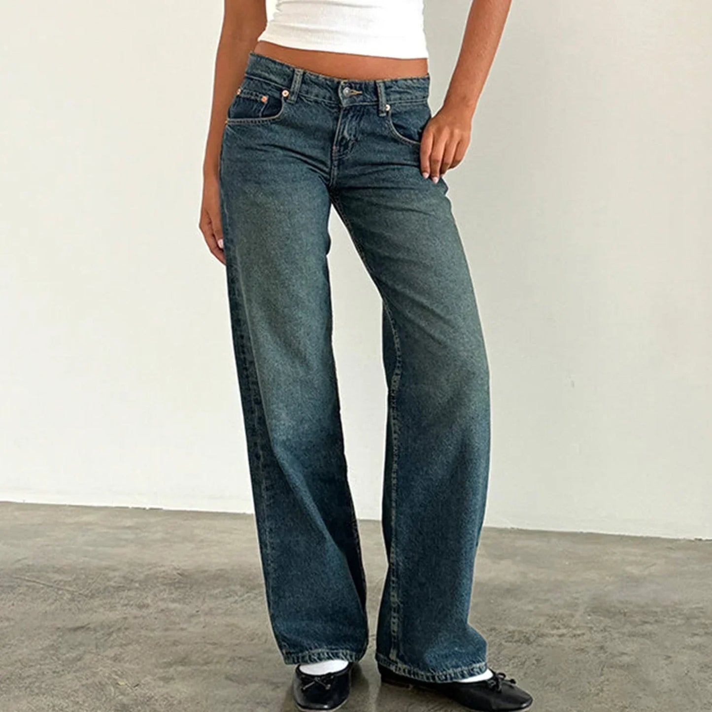 Women's wide-leg vintage jeans