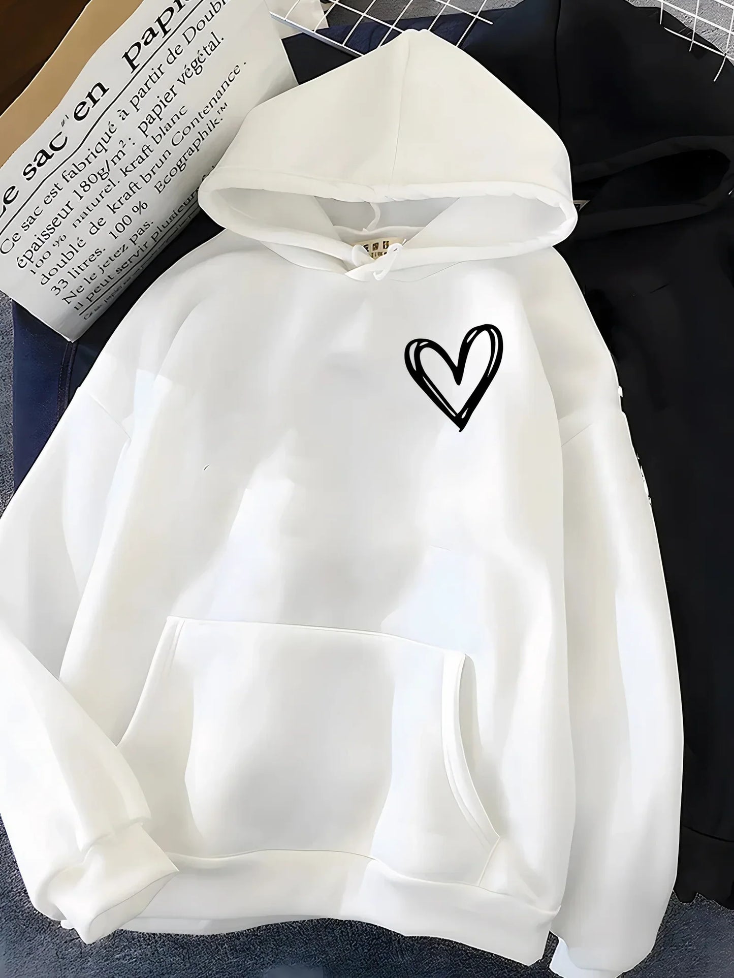 Saylor - hoodie with heart print for women