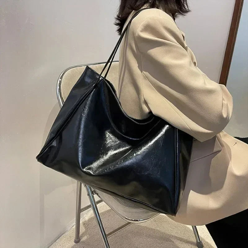 Aura minimalist tote bag with a clean shape