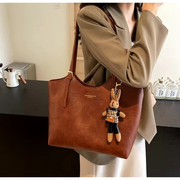 Sienna retro shoulder tote bag in a vintage look