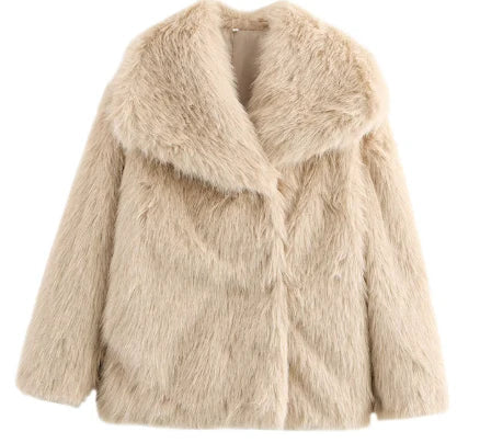 Luxurious faux-fur jacket – women
