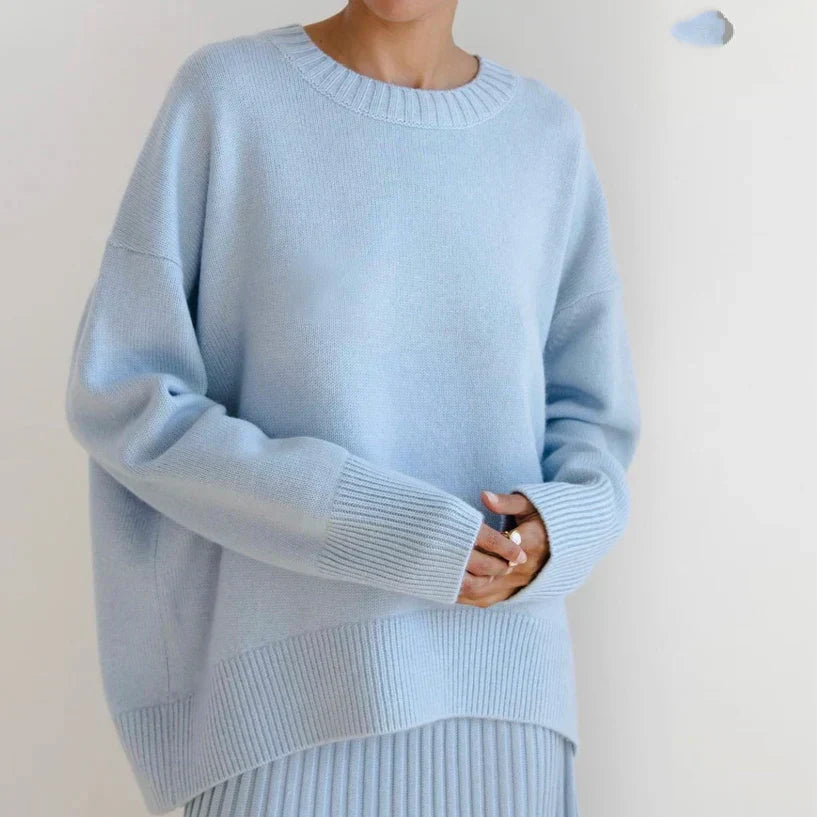 Women's cashmere sweater, simple and elegant