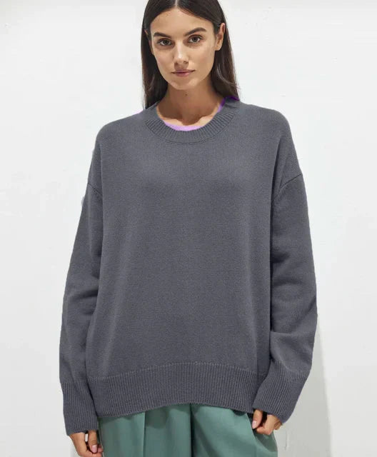 Women's cashmere sweater, simple and elegant