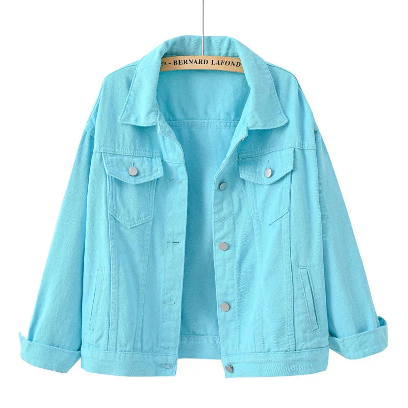 Short buttoned jacket with chest pocket – women