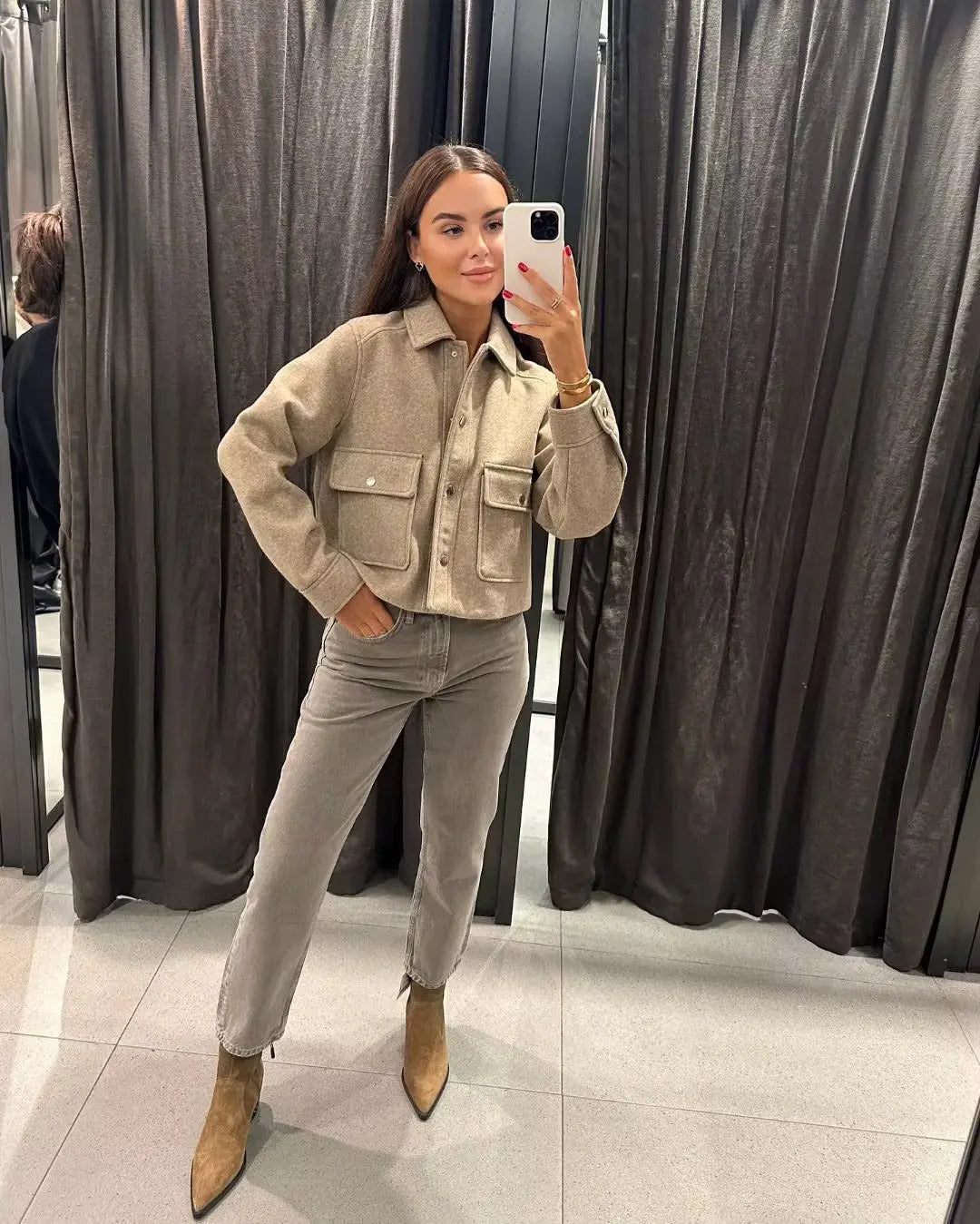 Casual women's jacket with pocket – light transitional look