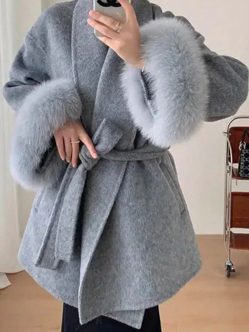 Women's coat with faux fur trim – elegant short winter coat