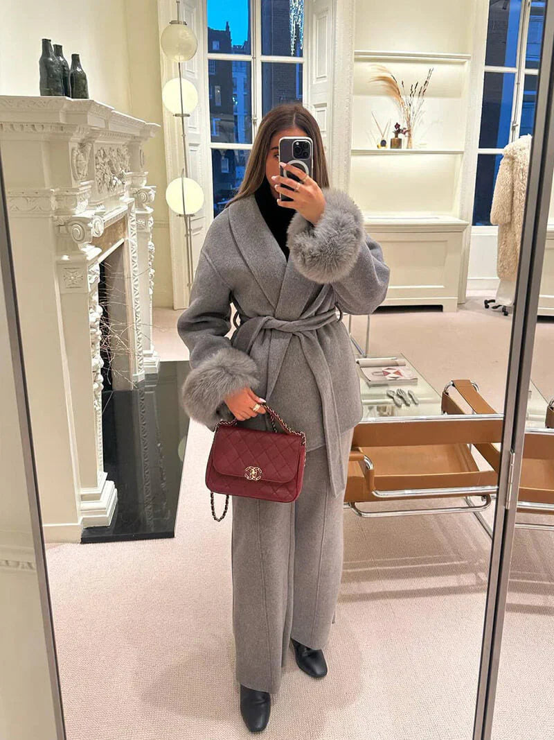 Women's coat with faux fur trim – elegant short winter coat