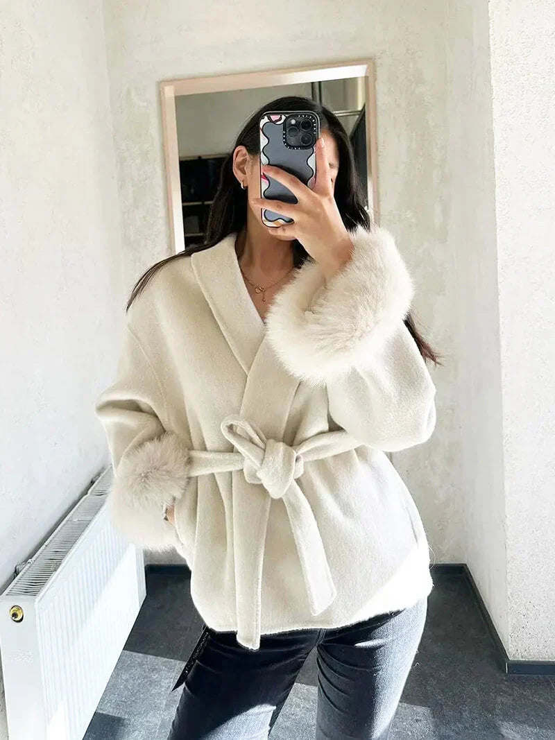 Women's coat with faux fur trim – elegant short winter coat