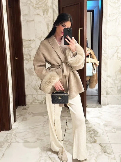 Women's coat with faux fur trim – elegant short winter coat