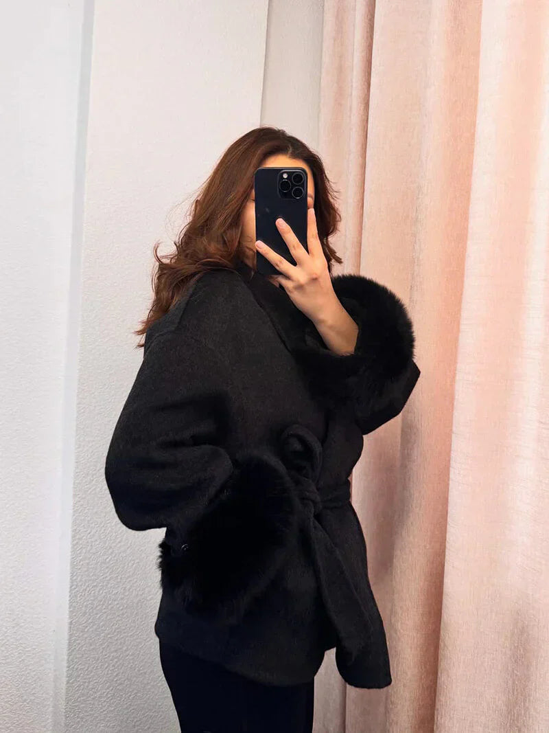 Women's coat with faux fur trim – elegant short winter coat