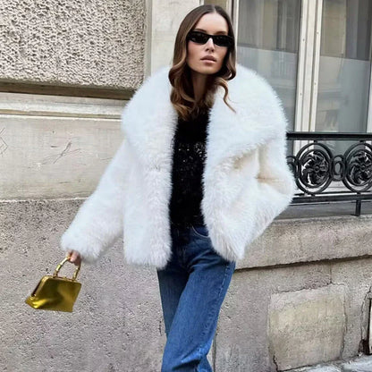 Warm fur jacket for women in a stylish design