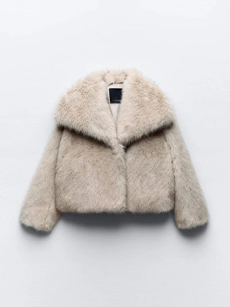 Warm fur jacket for women in a stylish design