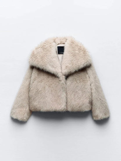 Warm fur jacket for women in a stylish design