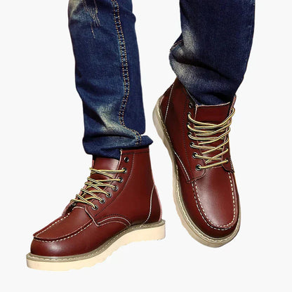 Men's vintage-style winter boots with warm lining