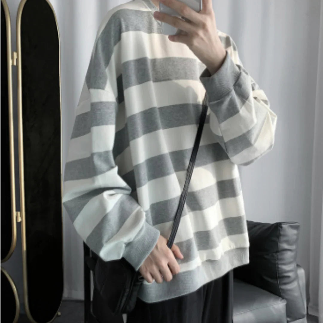 Oversized round-neck winter sweater – men