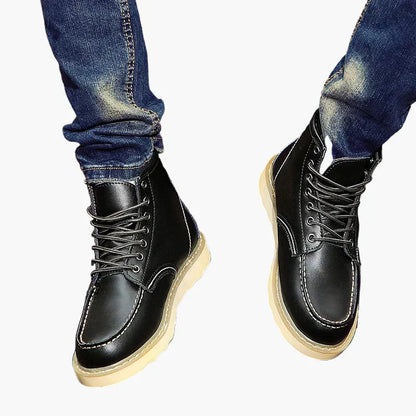 Men's vintage-style winter boots with warm lining