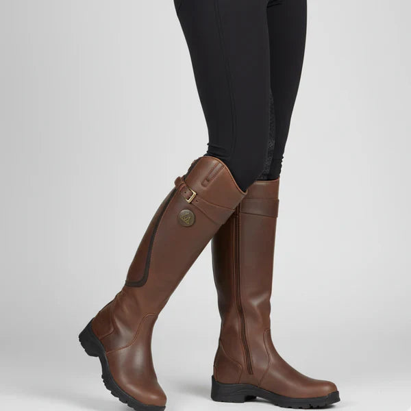 Women's knee-high boots with low heel & zipper – women