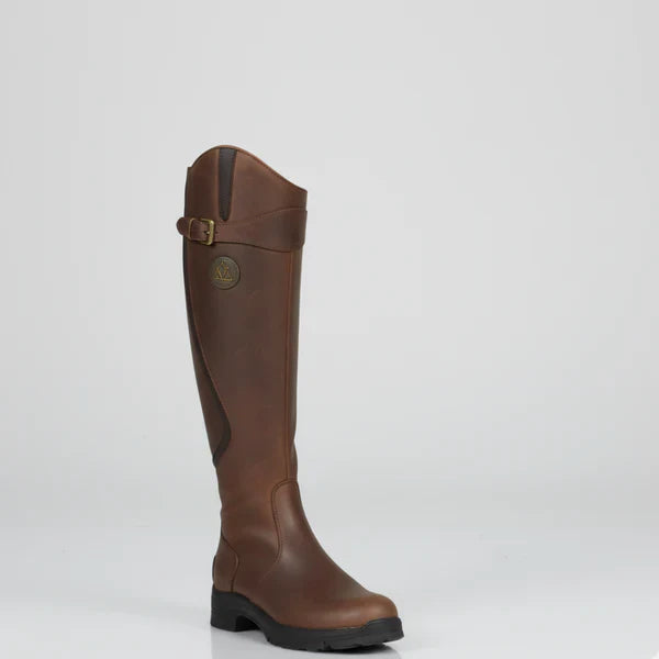 Women's knee-high boots with low heel & zipper – women