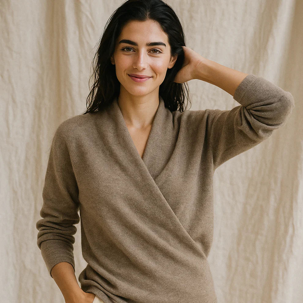 Women’s cozy v-neck knitted sweater – women