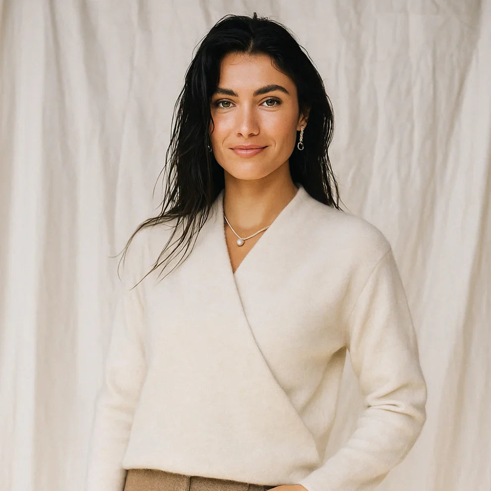 Women’s cozy v-neck knitted sweater – women