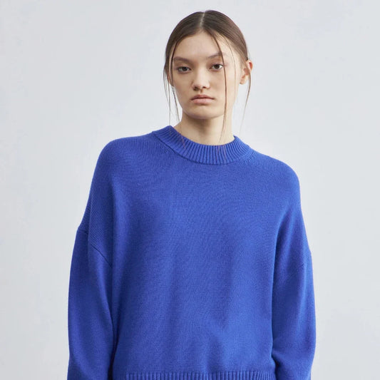 Women’s oversized crew-neck knitted sweater – women