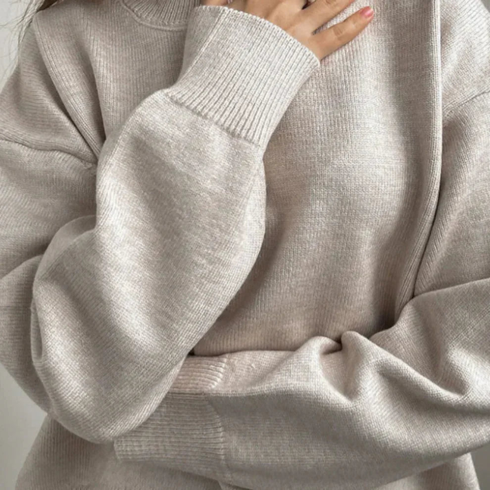 Women’s oversized crew-neck knitted sweater – women