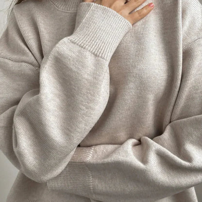 Women’s oversized crew-neck knitted sweater – women