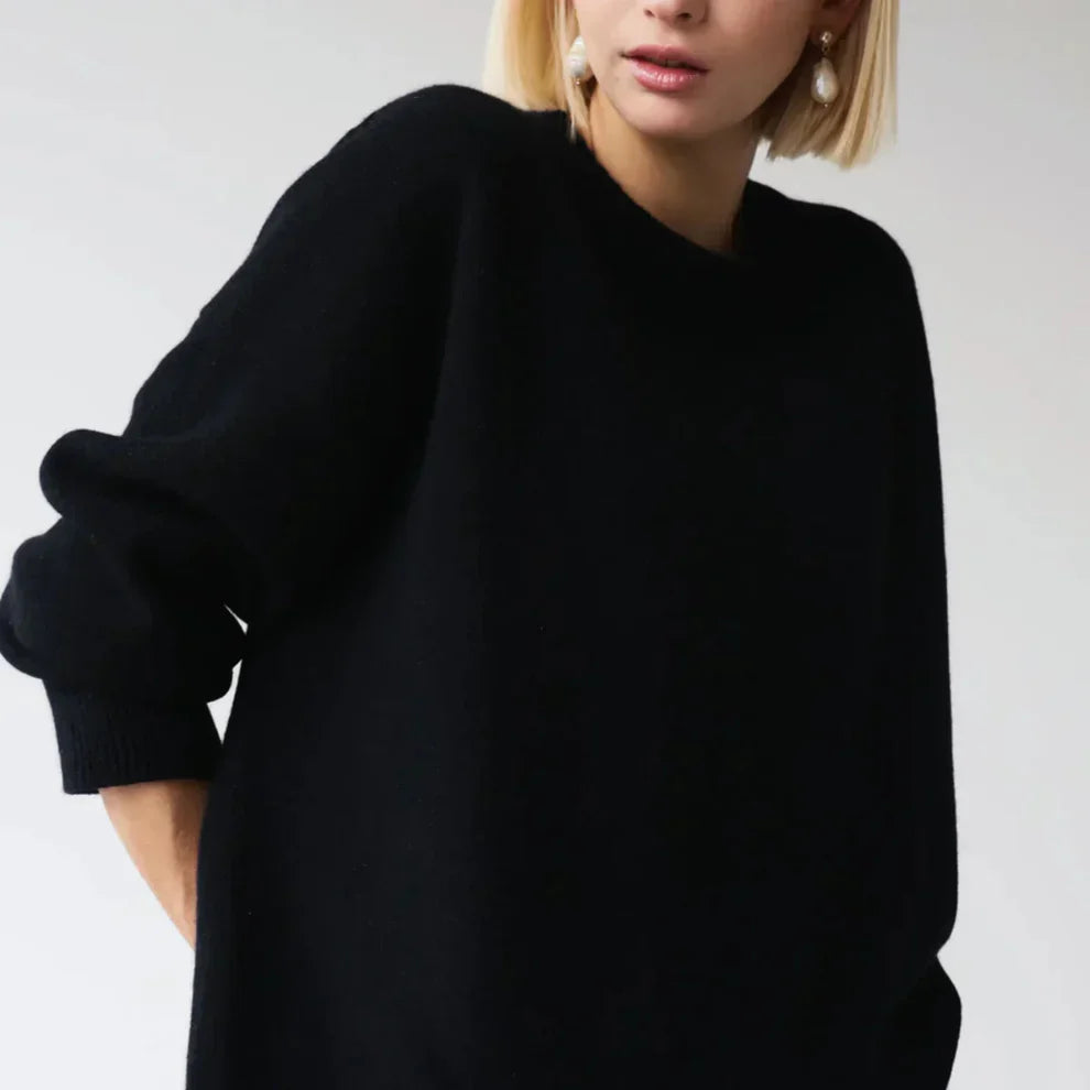 Women’s oversized crew-neck knitted sweater – women