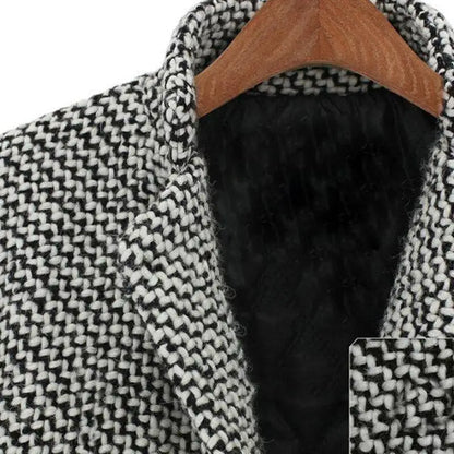 Long women's coat with double-breasted button placket and pattern