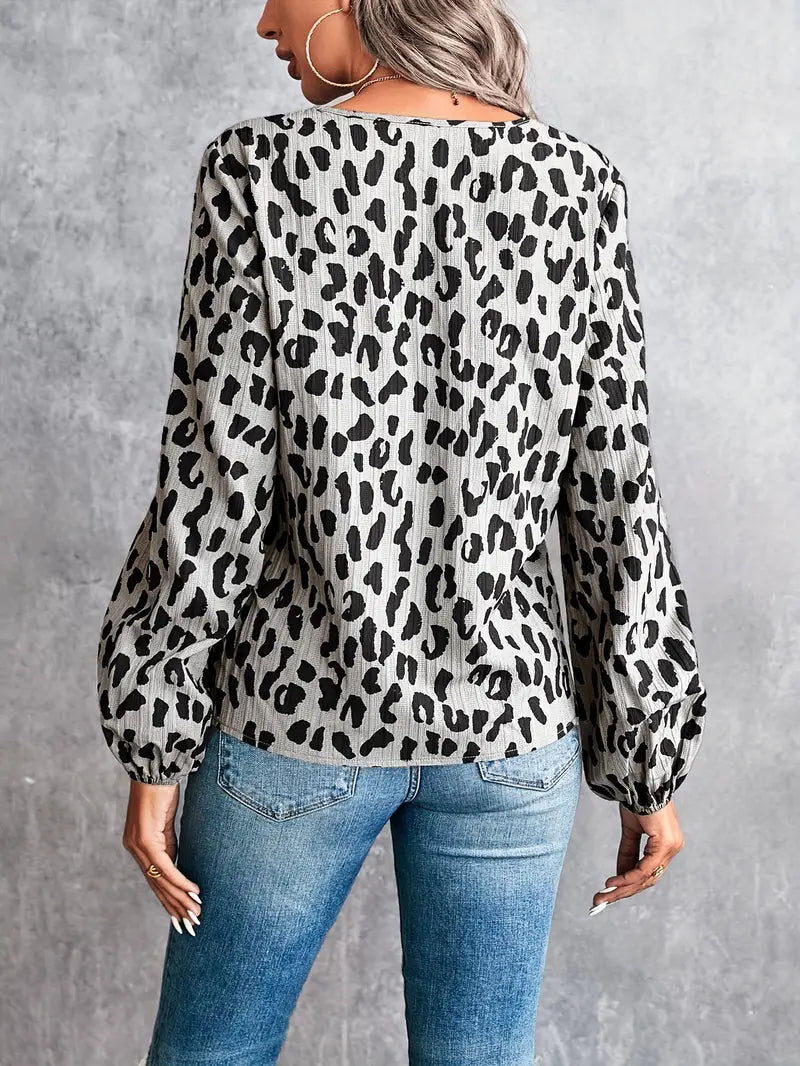 Mia - leopard print v-neck blouse