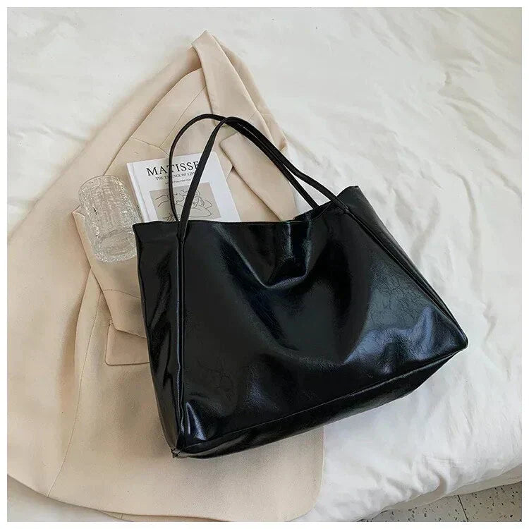Aura minimalist tote bag with a clean shape